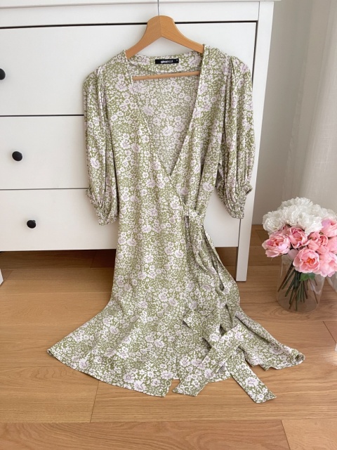 Kopertowa sukienka GINA TRICOT, wiskoza - S