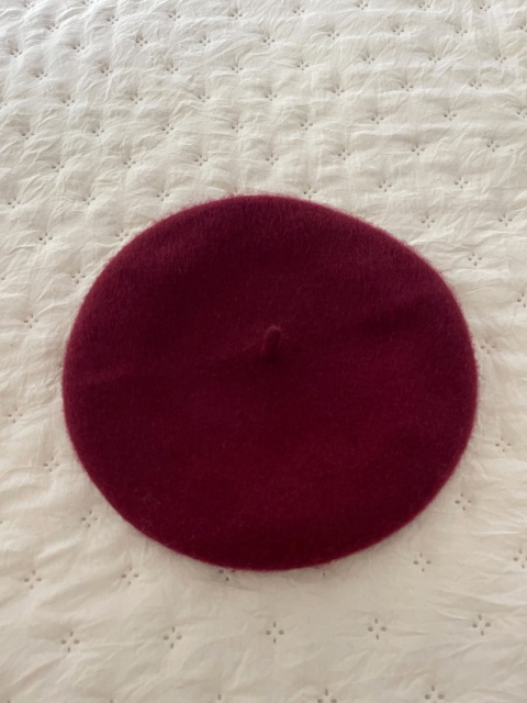 Miękki beret 80% wełna